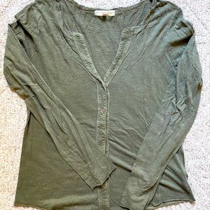 TRULY MADLY DEEPLY green button down shirt small
